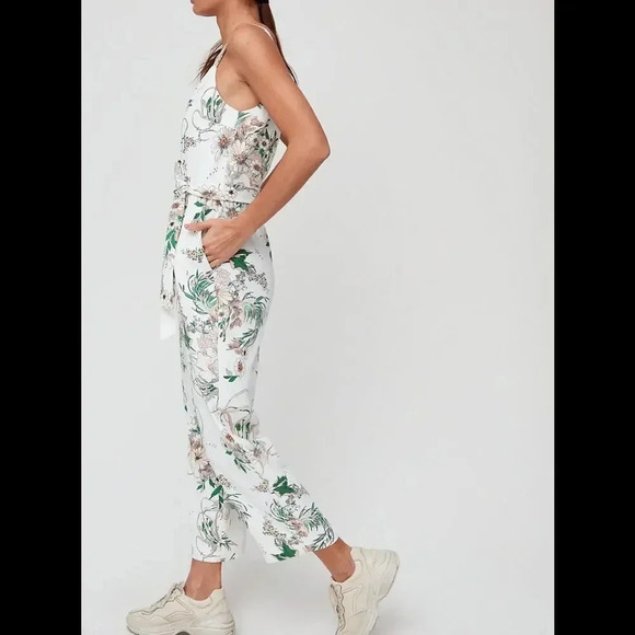 Little Moon Petunia Jumpsuit size 00 - Picture 2 of 16